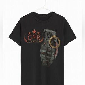 Guns N Roses "Chinese Democracy" T-Shirt in Size Small.   Good Used Condition